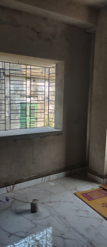 Room in 2 BHK Apartment at Kolkatta Gpo – for Sale