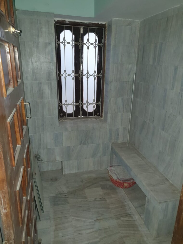 Bathroom, boring road 2 Bedroom 1000 Sq.Ft. Apartment In Boring Road Patna 9638656