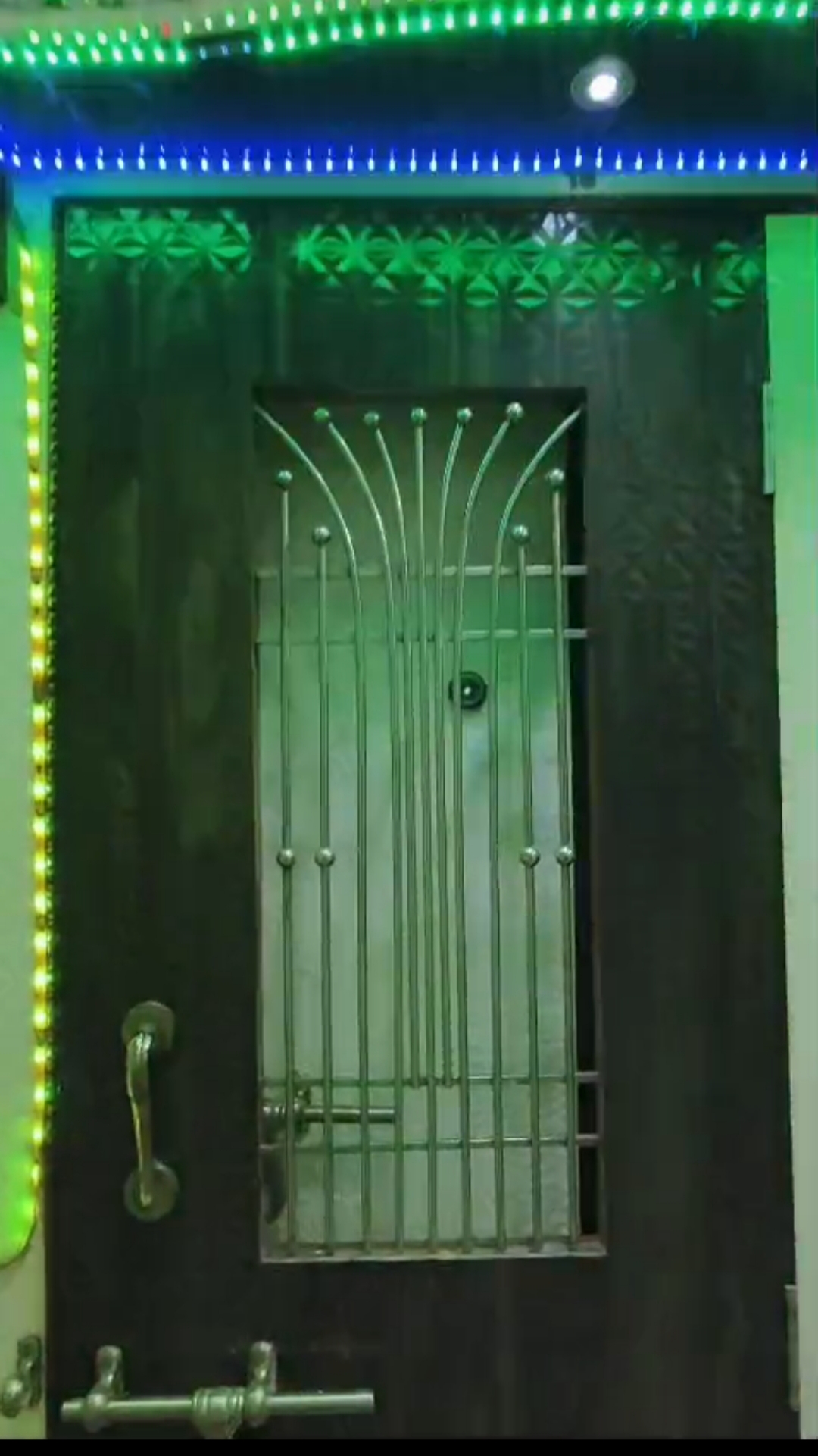 1 Rk  250 Sq.Ft. Apartment in Star CHS Prabhadevi