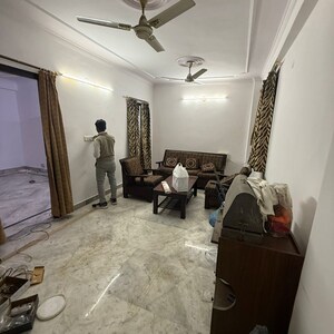 Parking in 3 BHK Builder Floor at Paryavaran Complex – for Rent