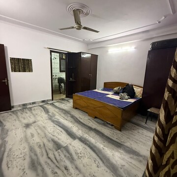 Bedroom in 3 BHK Builder Floor at Paryavaran Complex – for Rent