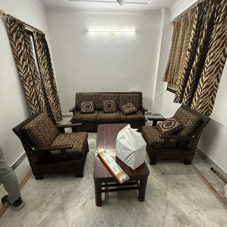 Living Room, paryavaran complex 3 Bedroom 120 Sq.Ft. Builder Floor In Paryavaran Complex Delhi 9638731