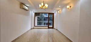 Room in 3 BHK Builder Floor at Greater Kailash ii – for Rent