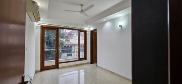 Room in 3 BHK Builder Floor at Greater Kailash ii – for Rent