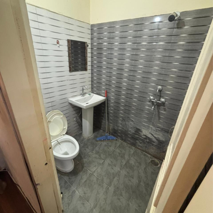 Bathroom, kharar mohali road 1 Bedroom 440 Sq.Ft. Apartment In Kharar Mohali Road Kharar 9638749