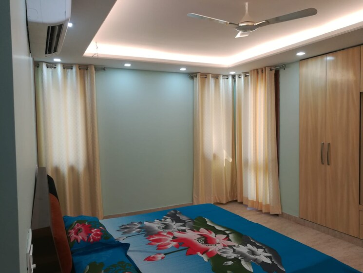 Bedroom, kailash colony 4 Bedroom 500 Sq.Yd. Builder Floor In Kailash Colony Delhi 9638759