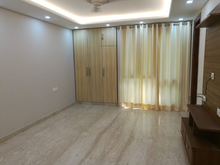 Bedroom, kailash colony 4 Bedroom 500 Sq.Yd. Builder Floor In Kailash Colony Delhi 9638759