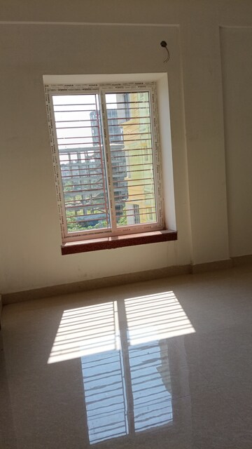 Room in 3 BHK Apartment at Swan Court, New Town – for Rent