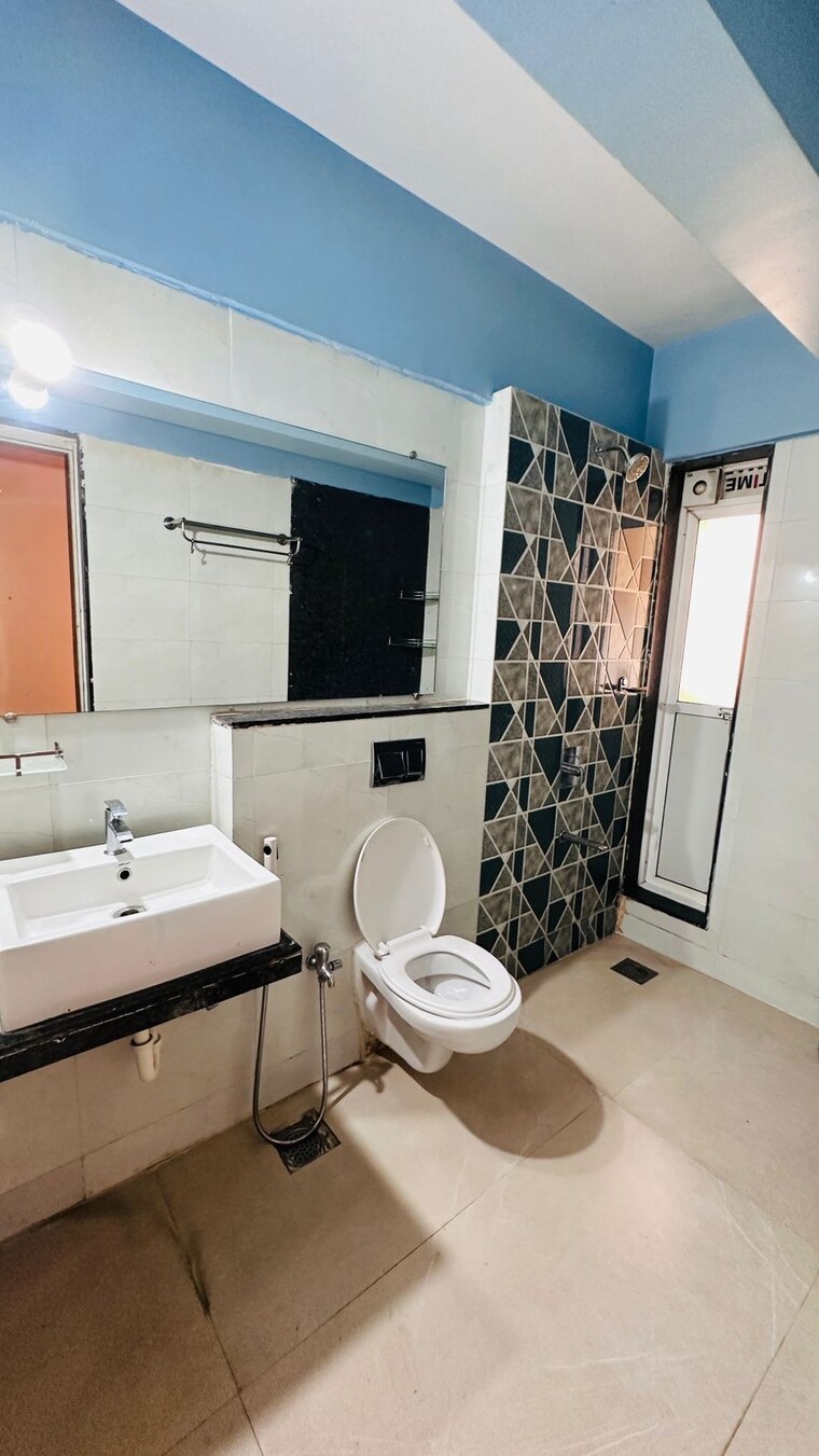 Bathroom, rustomjee-urbania-azziano 3 Bedroom 1300 Sq.Ft. Apartment In Thane West Thane 9638768