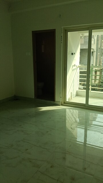 Room in 3 BHK Apartment at The Ecos, New Town – for Sale
