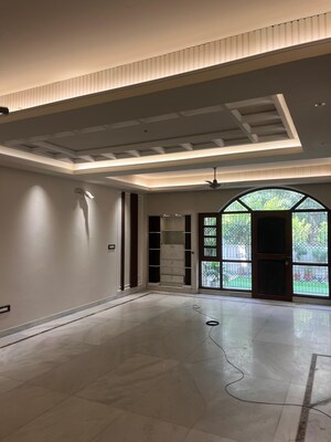 Parking in 6+ BHK Independent House at Sector 56 – for Sale