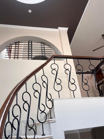 Staircase in 6+ BHK Independent House at Sector 56 – for Sale
