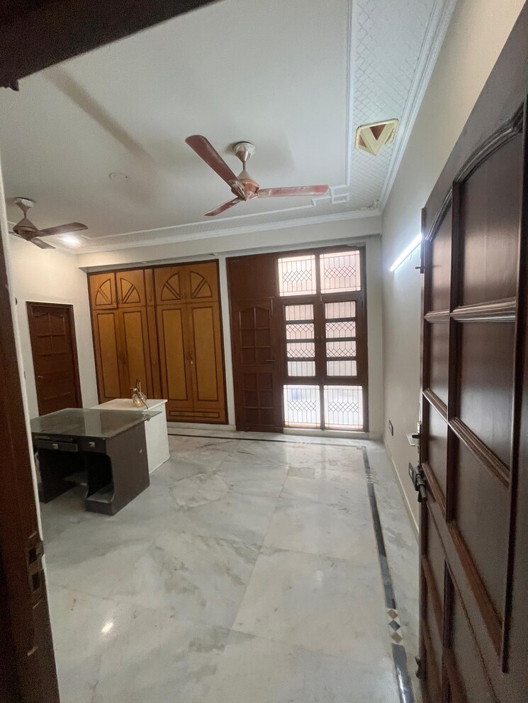 undefined, sector 56 6+ Bedroom 360 Sq.Mt. Independent House In Sector 56 Noida 9638773