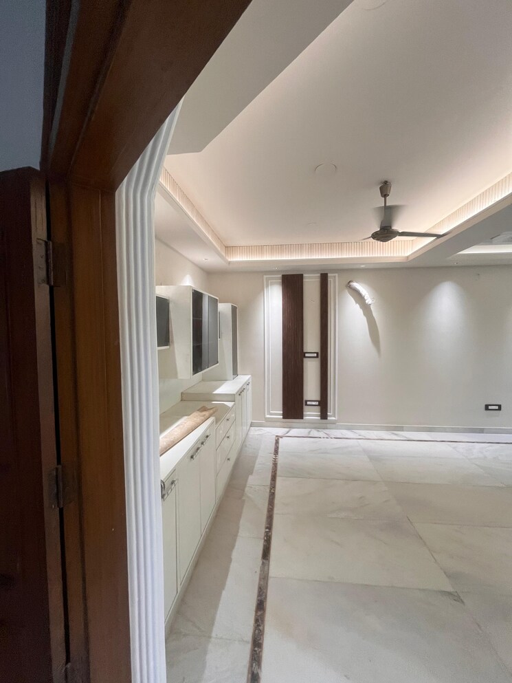 undefined, sector 56 6+ Bedroom 360 Sq.Mt. Independent House In Sector 56 Noida 9638773