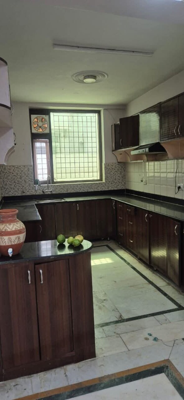Kitchen, mayfield garden 3 Bedroom 300 Sq.Yd. Builder Floor In Mayfield Garden Gurgaon 9638789