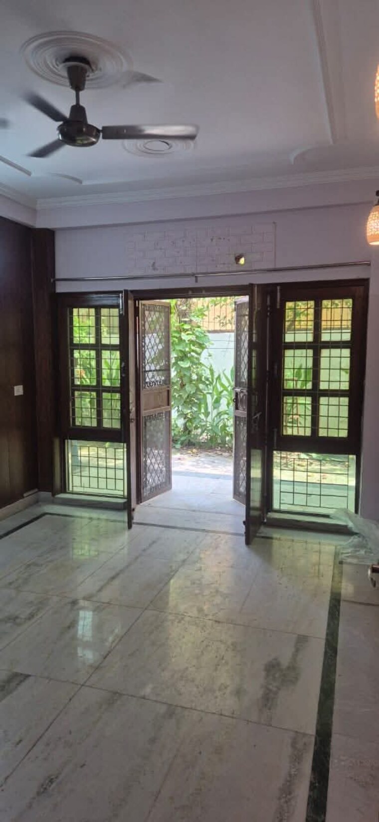 Room, mayfield garden 3 Bedroom 300 Sq.Yd. Builder Floor In Mayfield Garden Gurgaon 9638789