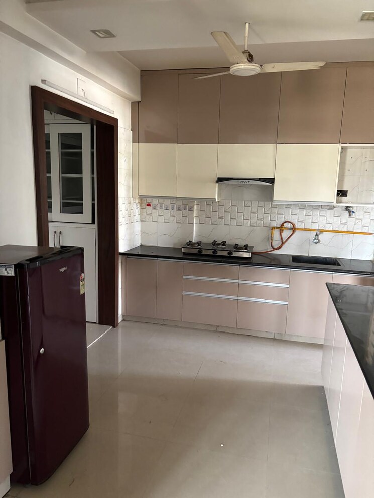 Kitchen, ambawadi 3 Bedroom 1980 Sq.Ft. Apartment In Ambawadi Ahmedabad 9638790