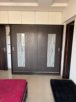 Room in 3 BHK Apartment at Ambawadi – for Rent