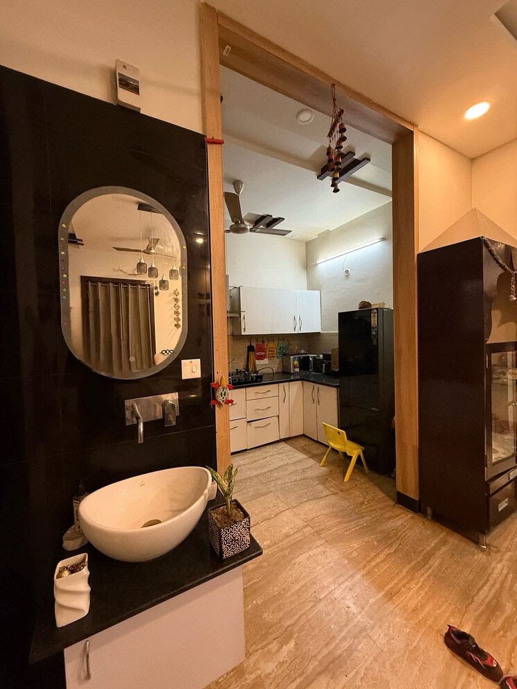 Bathroom, ansal-sushant-floors 3.5 Bedroom 300 Sq.Yd. Builder Floor In Sushant Lok ii Gurgaon 9638795