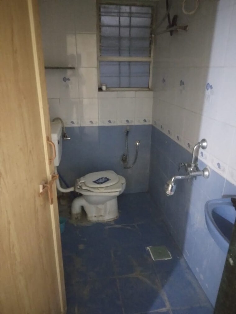 Bathroom, shreeji-vihar 3 Bedroom 1300 Sq.Ft. Apartment In Pimple Saudagar Pune 9638807