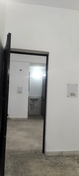 Room in 2 BHK Independent House at Gladiator Homes Plot, Xu Iii Greater Noida – for Rent