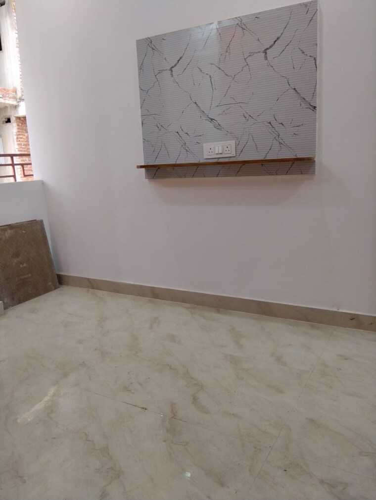 Room, dmd-hometech-awas-yojna 2 Bedroom 1130 Sq.Ft. Builder Floor In Sector 73 Noida 9638873