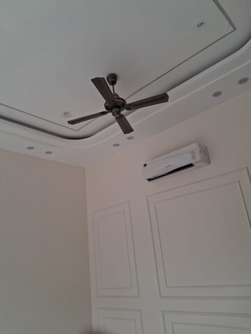 Furnished Amenities in 6 BHK Villa at Vasant Kunj – for Sale