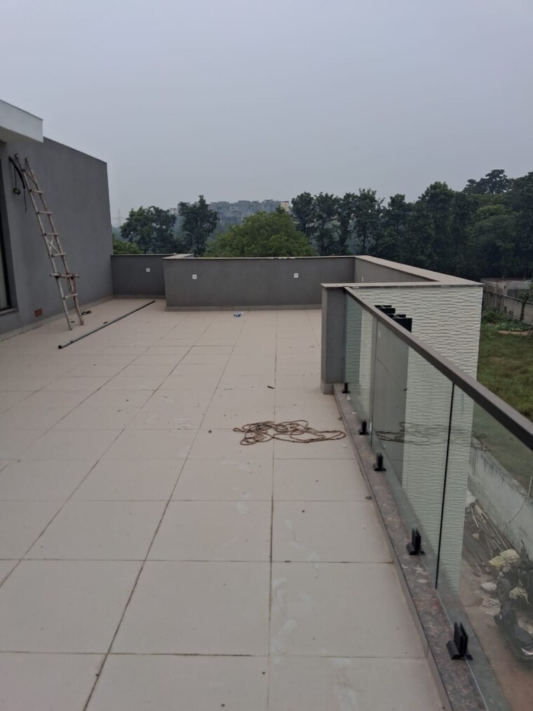 Balcony, vasant kunj 6 Bedroom 1000 Sq.Yd. Villa In Vasant Kunj Delhi 9638872