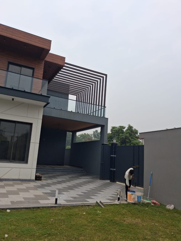 Exterior View, vasant kunj 6 Bedroom 1000 Sq.Yd. Villa In Vasant Kunj Delhi 9638872
