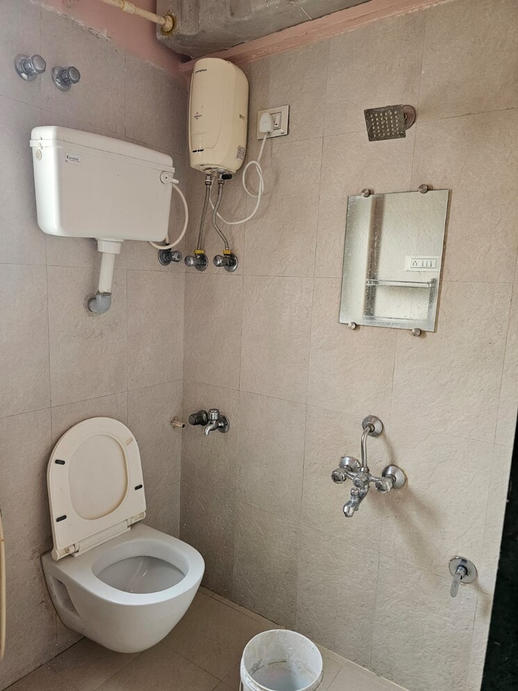 Bathroom, andheri west 1 Bedroom 400 Sq.Ft. Apartment In Andheri West Mumbai 9638879