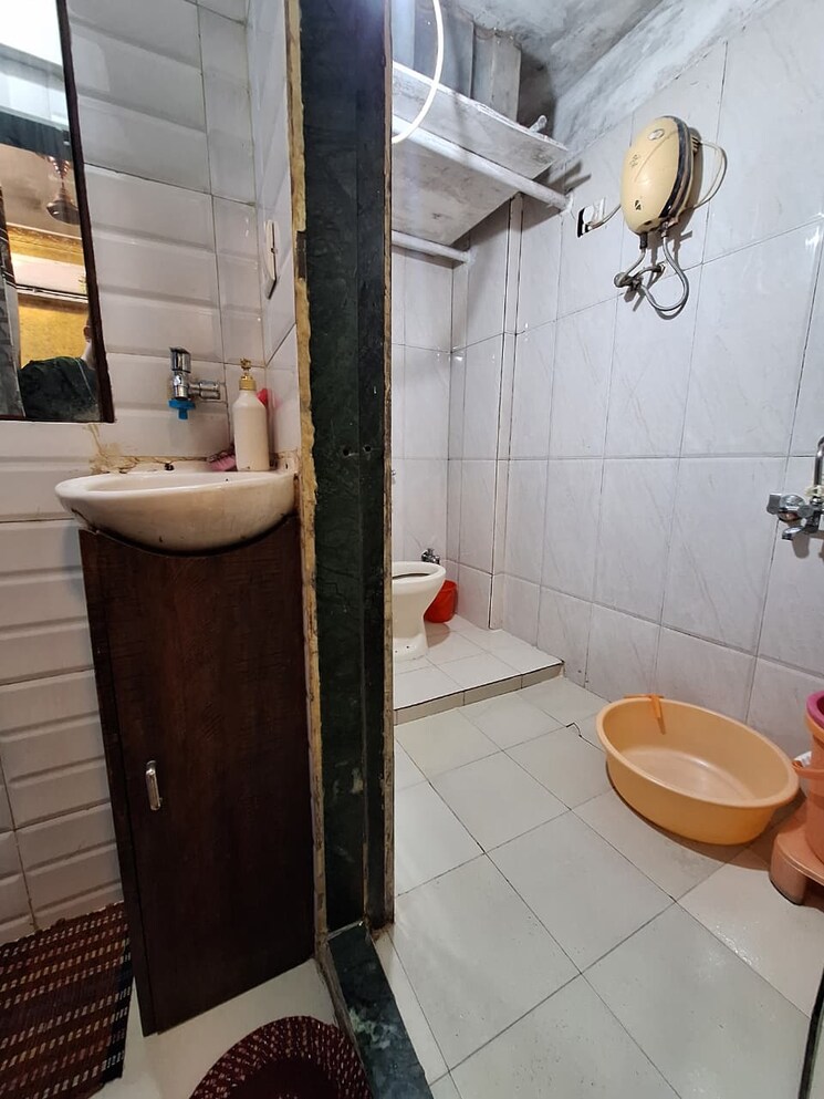 Washroom, kopar khairane 1 RK 250 Sq.Ft. Apartment In Kopar Khairane Navi Mumbai 9638886