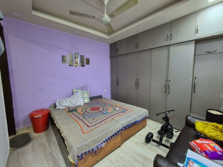 Bedroom, ramesh nagar 2.5 Bedroom 950 Sq.Ft. Builder Floor In Ramesh Nagar Delhi 9638899