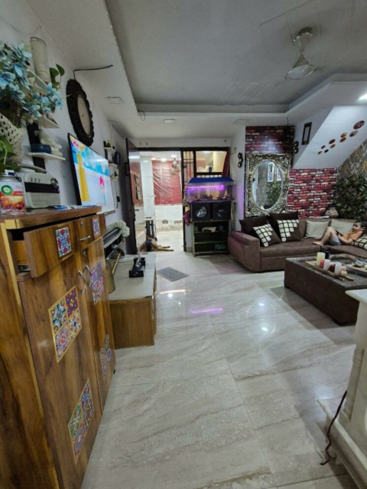  Parking, ramesh nagar 2.5 Bedroom 950 Sq.Ft. Builder Floor In Ramesh Nagar Delhi 9638899