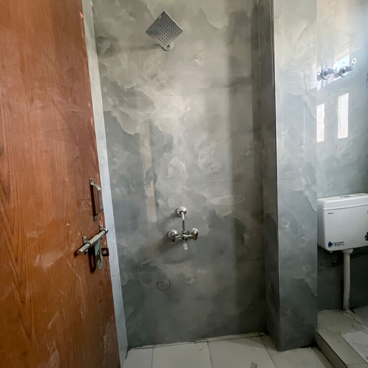 Bathroom, chattarpur 2 Bedroom 850 Sq.Ft. Builder Floor In Chattarpur Delhi 9638895