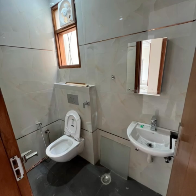 Bathroom, sector 10a 4 Bedroom 3048 Sq.Ft. Builder Floor In Sector 10a Gurgaon 9638904