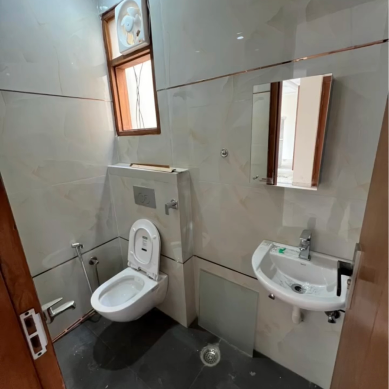 Bathroom, sector 10a 4 Bedroom 3048 Sq.Ft. Builder Floor In Sector 10a Gurgaon 9638904