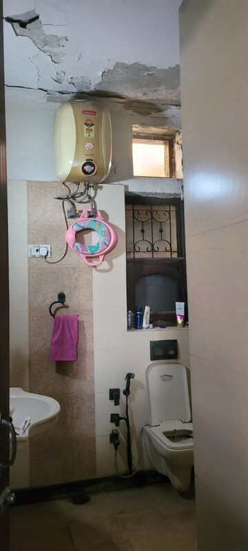 Furnished Amenities in 5 BHK Villa at Sector 41 – for Sale