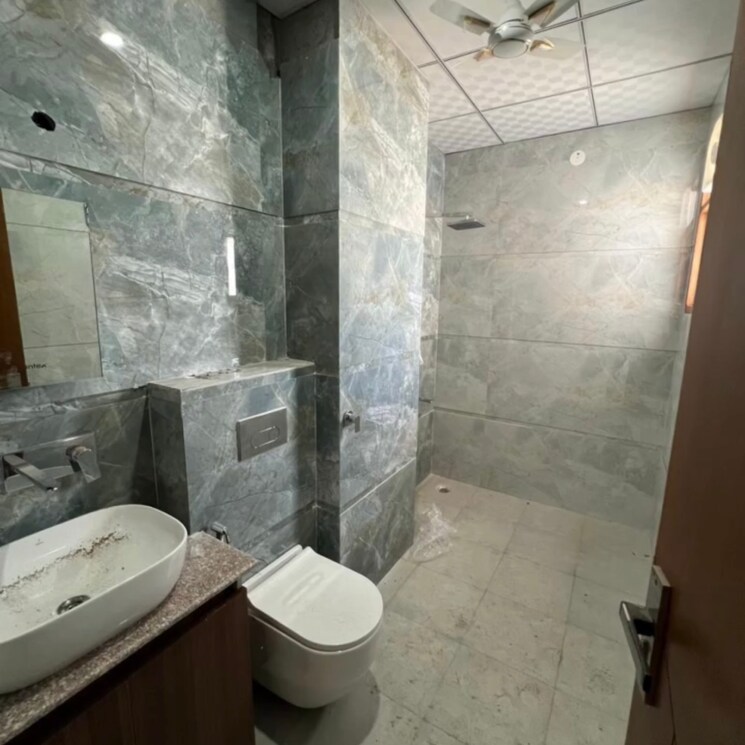 Bathroom, sector 10a 4 Bedroom 3048 Sq.Ft. Builder Floor In Sector 10a Gurgaon 9638904