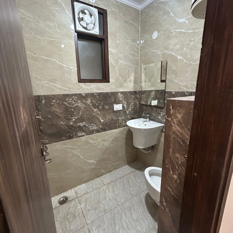 Bathroom, chattarpur 2 Bedroom 900 Sq.Ft. Builder Floor In Chattarpur Delhi 9638907