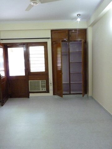 Room in 3 BHK Builder Floor at Boutique Residential Apartments G-88, Saket – for Rent