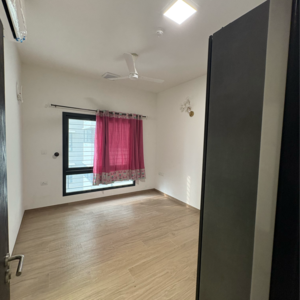 Room in 3.5 BHK Apartment at Sobha City Gurgaon, Babupur Village – for Rent
