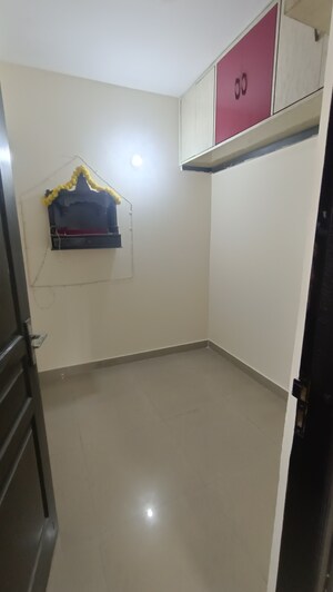 Furnished Amenities in 2 BHK Apartment at Sethi Max Royal, Sector 76 – for Rent