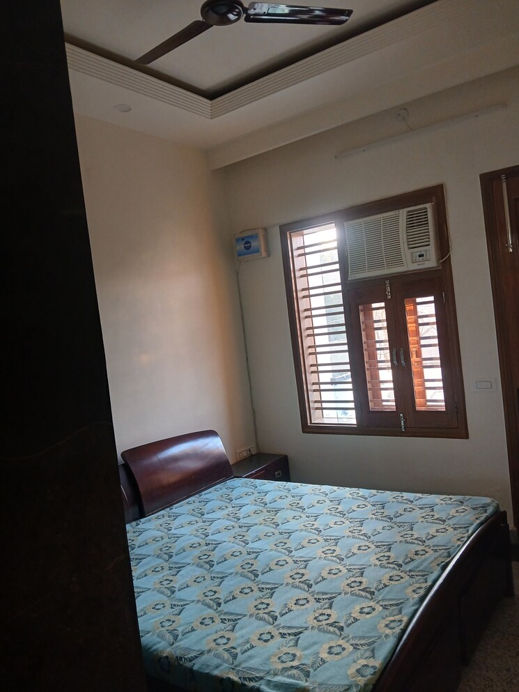 Bedroom, sector 9 2 Bedroom 170 Sq.Yd. Builder Floor In Sector 9 Hisar 9638924
