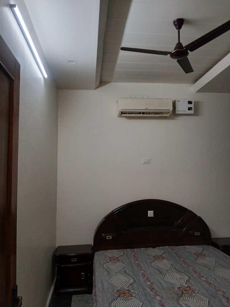 undefined, sector 9 2 Bedroom 170 Sq.Yd. Builder Floor In Sector 9 Hisar 9638924