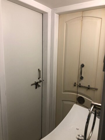 Bathroom in 1 BHK Apartment at Andheri West – for Rent