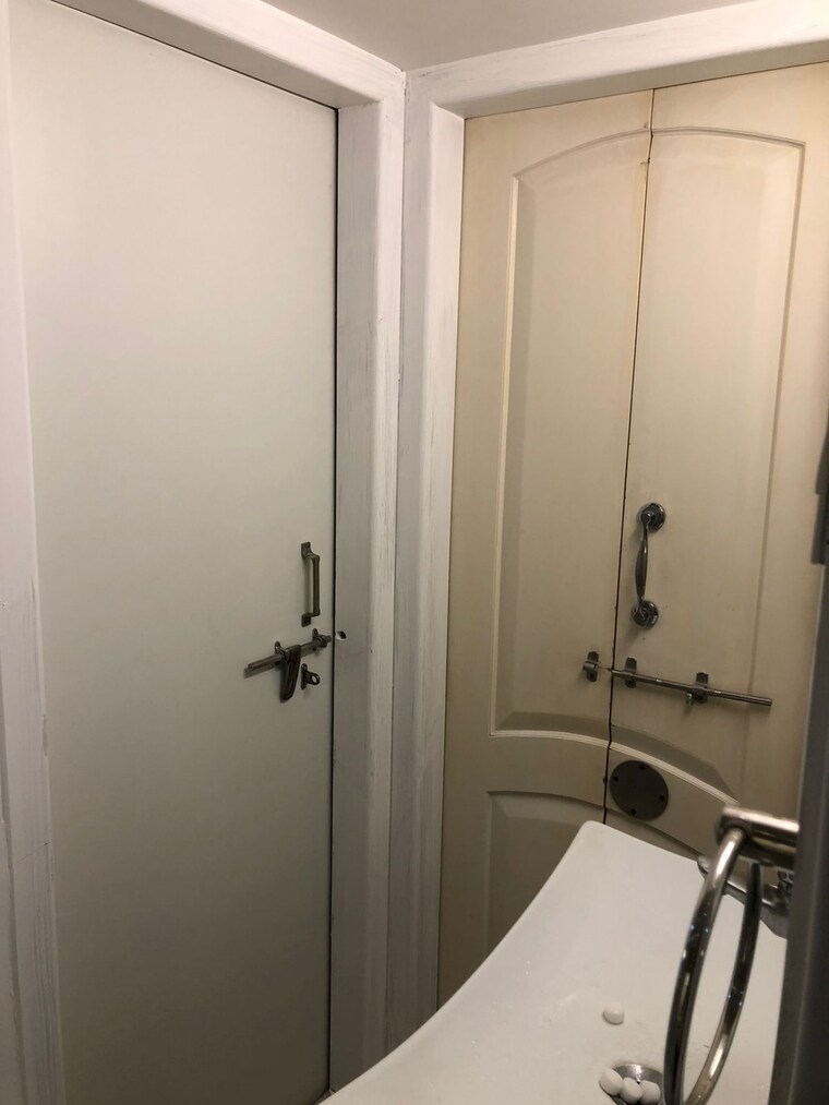 Bathroom, andheri west 1 Bedroom 600 Sq.Ft. Apartment In Andheri West Mumbai 9638922