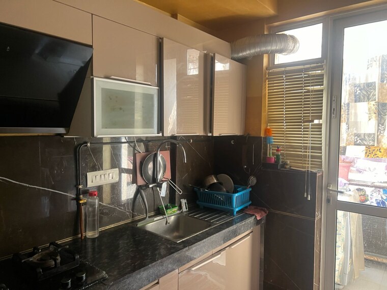 Kitchen, paras-dews 3 Bedroom 1760 Sq.Ft. Apartment In Panwala Khusropur Gurgaon 9638938