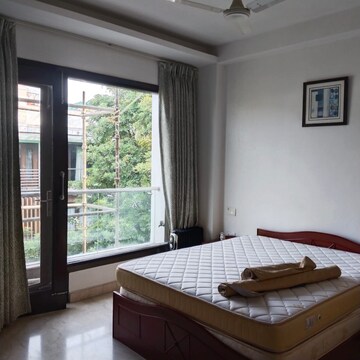 Bedroom in 3 BHK Builder Floor at Panchsheel Enclave – for Rent