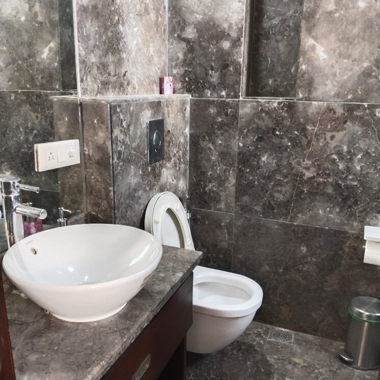 Bathroom, panchsheel enclave 3 Bedroom 2000 Sq.Ft. Builder Floor In Panchsheel Enclave Delhi 9638945