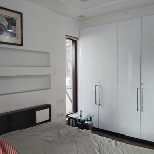 Room in 3 BHK Builder Floor at Panchsheel Enclave – for Rent